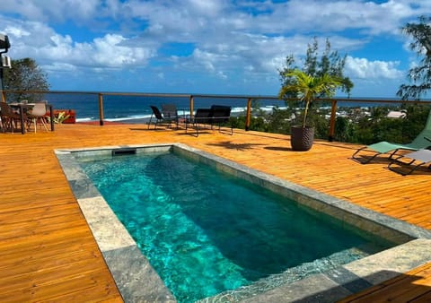 Patio, Sea view, Swimming pool, sunbed
