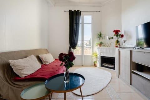 Communal lounge/ TV room, Bed, TV and multimedia, Living room, Seating area
