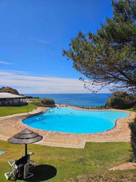 Sea view, Swimming pool, sunbed