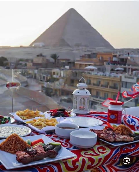 Day, Natural landscape, Food and drinks, Food, Mountain view, Breakfast, Continental breakfast, Lunch, Dinner