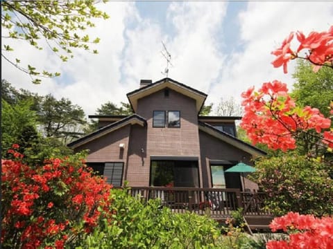 Property building, Spring, Day, Garden, Garden view
