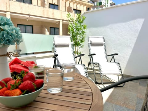 Balcony/Terrace, sunbed