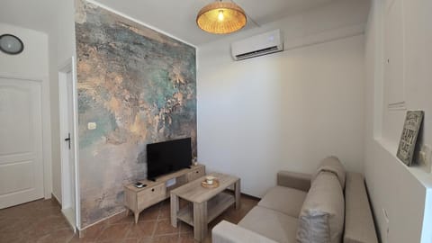 TV and multimedia, Living room, air conditioner