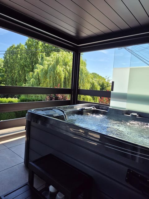 Natural landscape, Hot Tub