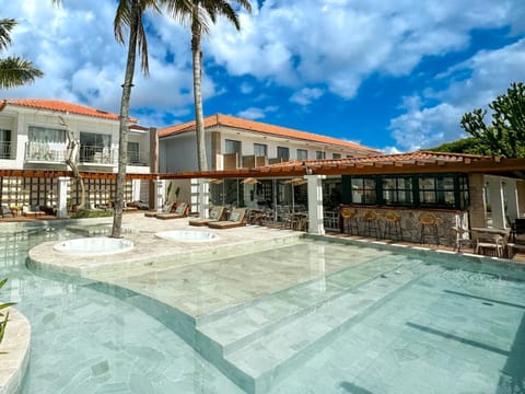 Restaurant/places to eat, Day, Pool view, Swimming pool, sunbed