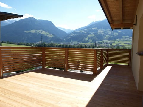Balcony/Terrace, Mountain view