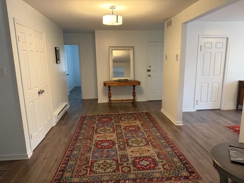 Facade/entrance, wardrobe