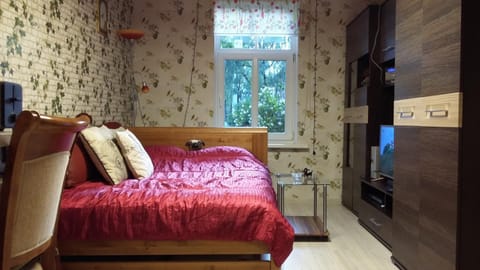 Bed, Photo of the whole room