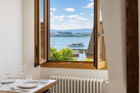 View (from property/room), Dining area, Lake view