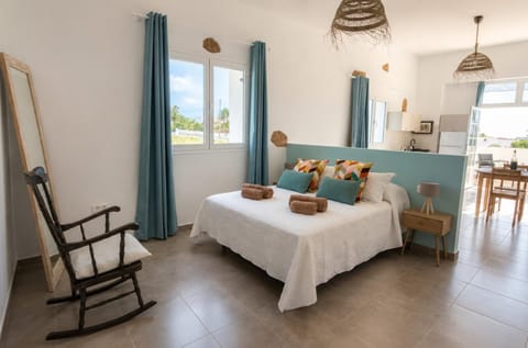 Bed, Living room, Photo of the whole room, Seating area, Bedroom