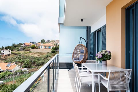 Patio, Day, View (from property/room), Balcony/Terrace, Living room, Seating area, Dining area