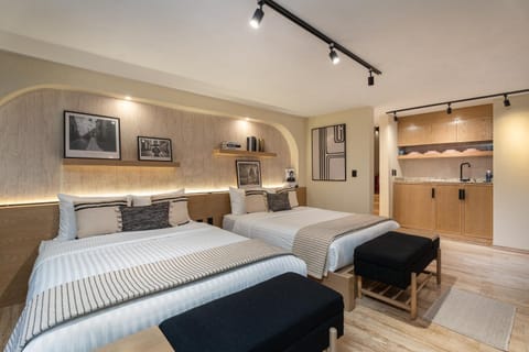 Bed, Kitchen or kitchenette, Bedroom