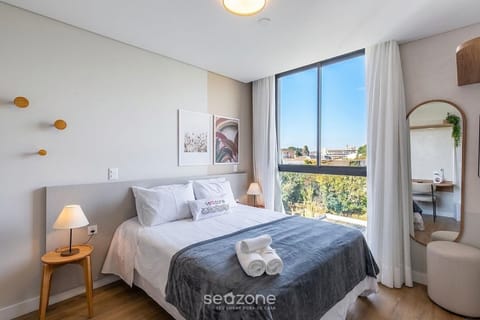 Bed, TV and multimedia, View (from property/room), Bedroom
