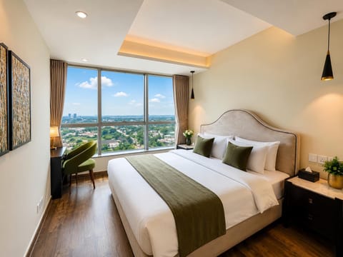 Bed, View (from property/room), View (from property/room), Bedroom, City view, City view, Garden view, Landmark view, Street view