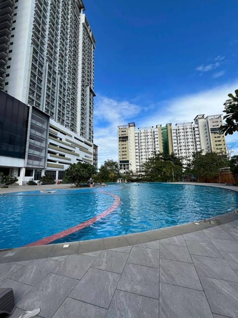 Swimming pool, Swimming pool