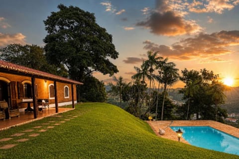 Day, Natural landscape, Garden, Garden view, Pool view, Swimming pool, Sunrise, Sunset, sunbed