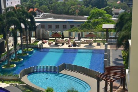 Natural landscape, Area and facilities, Swimming pool