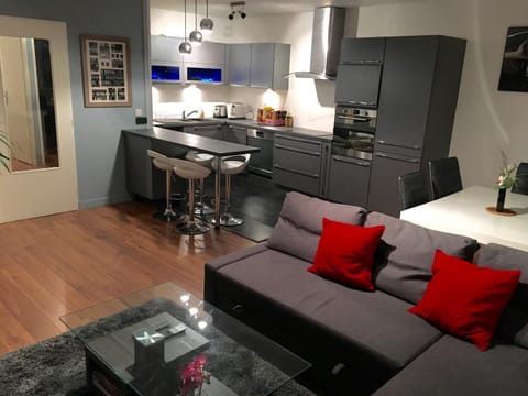 Kitchen or kitchenette, Living room
