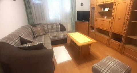 Communal lounge/ TV room, TV and multimedia, Living room