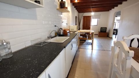 Kitchen or kitchenette, Dining area, pet friendly
