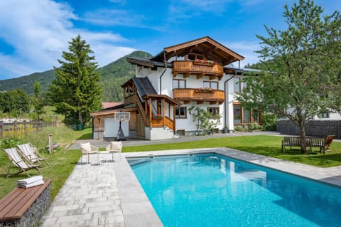 Property building, Garden view, Pool view, Swimming pool