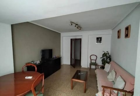 Communal lounge/ TV room, TV and multimedia, Living room, Decorative detail