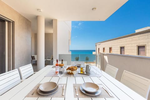 Patio, View (from property/room), Balcony/Terrace, Dining area