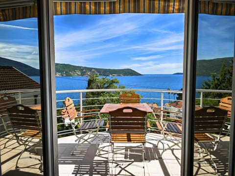View (from property/room), Balcony/Terrace, City view, Mountain view, Mountain view, Sea view, Sea view