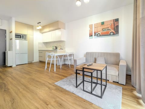 Kitchen or kitchenette, Living room, Seating area, Dining area, oven, stove