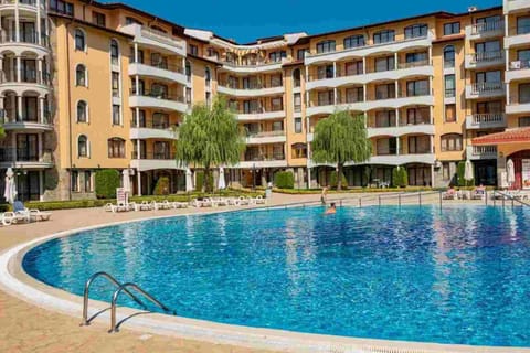 Property building, Swimming pool