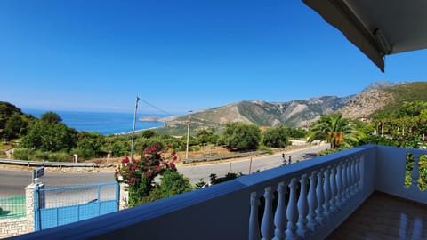 Balcony/Terrace, Mountain view, Sea view