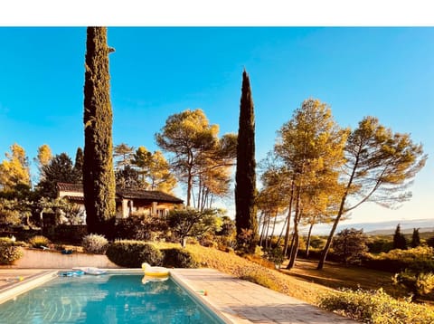 Property building, Balcony/Terrace, Swimming pool
