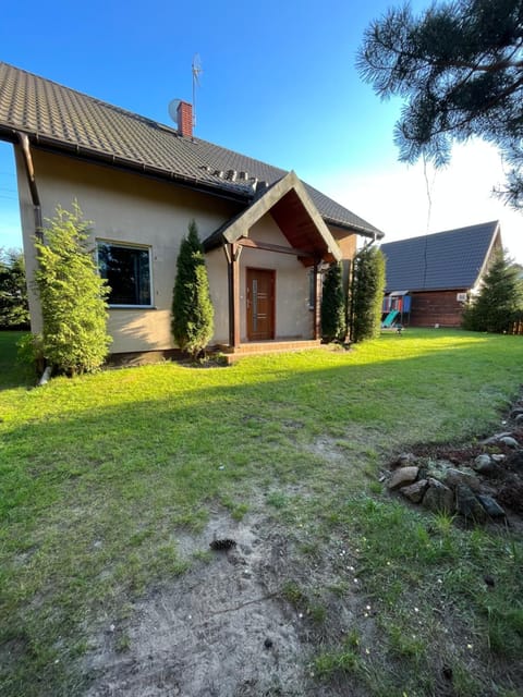 Property building, Spring, Day, Garden, Garden view