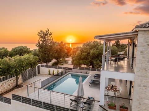Sea view, Swimming pool