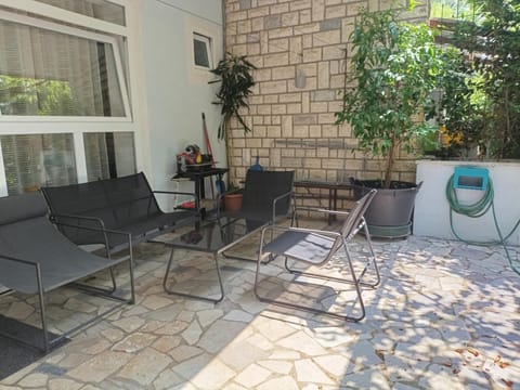 Property building, Patio, Day, View (from property/room), Balcony/Terrace, Balcony/Terrace, Seating area, Dining area, internet, internet