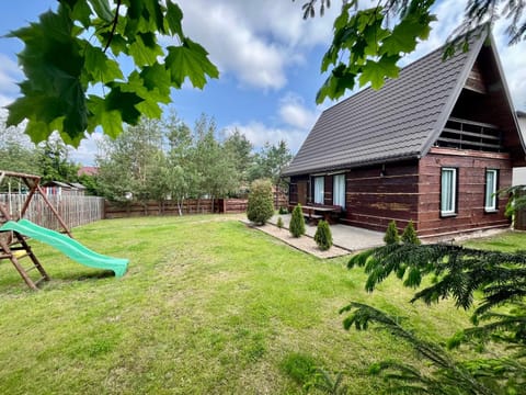 Property building, Day, Natural landscape, Garden, Garden view