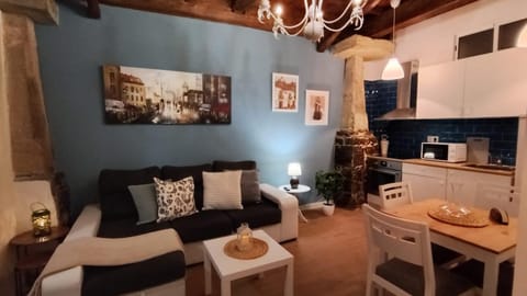 Kitchen or kitchenette, Living room, Dining area, pet friendly, stove