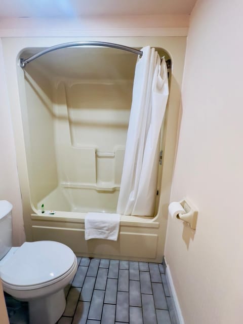 First Canada Hotel Cornwall Hwy 401 ON Hotel in Cornwall