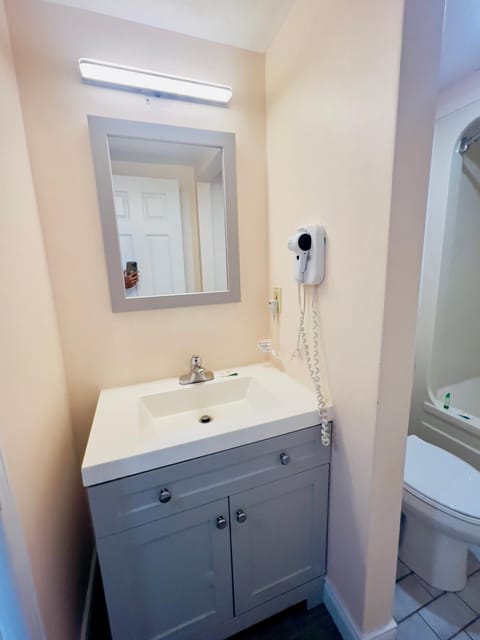 First Canada Hotel Cornwall Hwy 401 ON Hotel in Cornwall