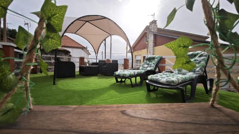 Balcony/Terrace, sunbed