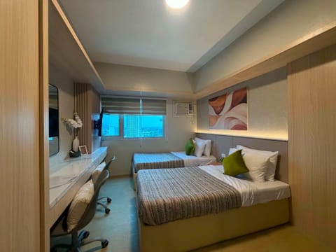 Bed, TV and multimedia, Living room