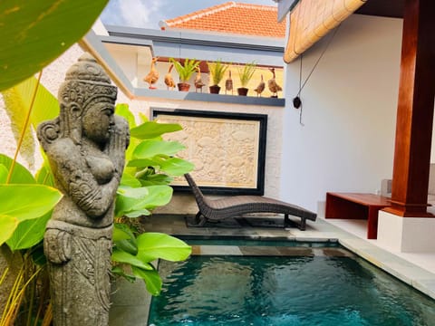 Property building, Natural landscape, Garden, Garden view, Pool view, Swimming pool, sunbed