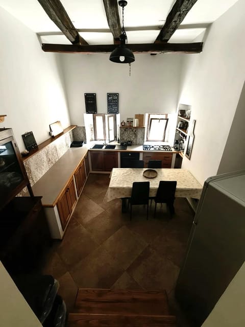 Kitchen or kitchenette, Dining area, oven, pet friendly