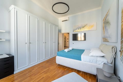 TV and multimedia, Bedroom, wardrobe