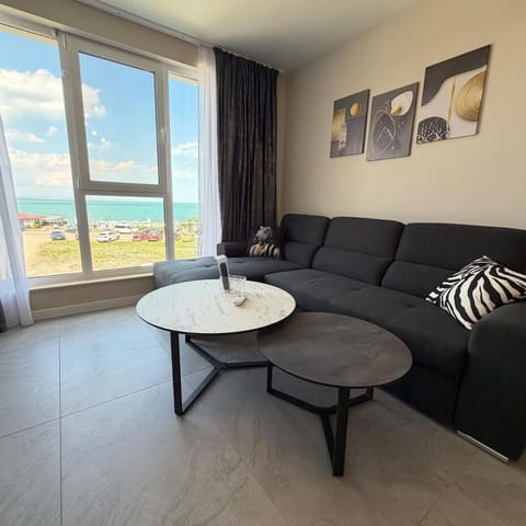 Natural landscape, Living room, Seating area