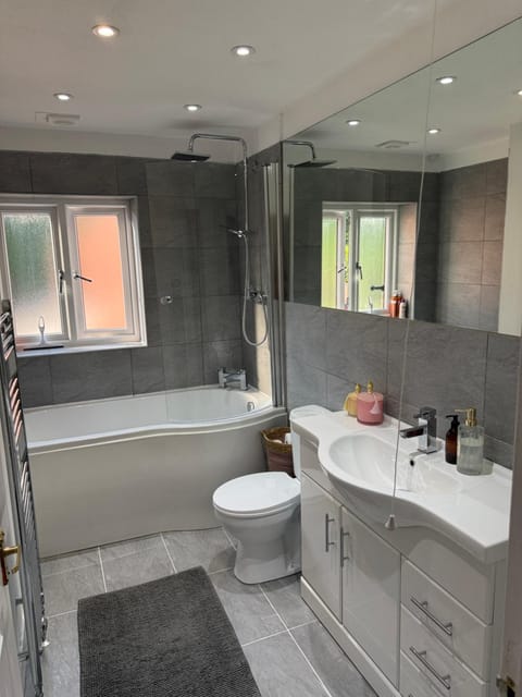 Shower, Toilet, Bathroom, Bath
