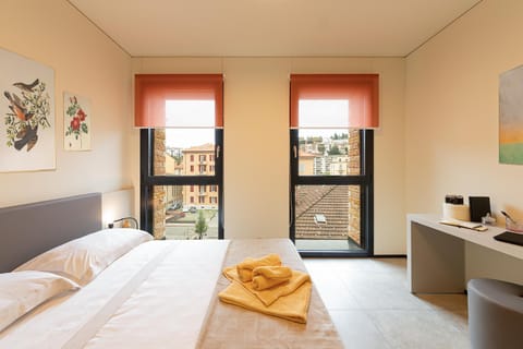 Bed, Bedroom, towels