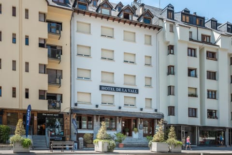 Property building, Location
