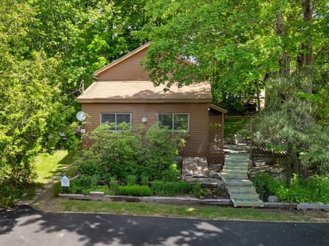 Property building, Spring, Day, Garden
