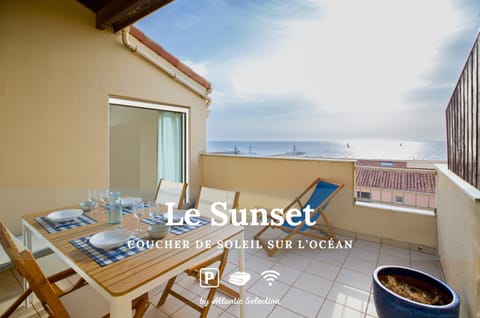 Patio, Day, Sea view
